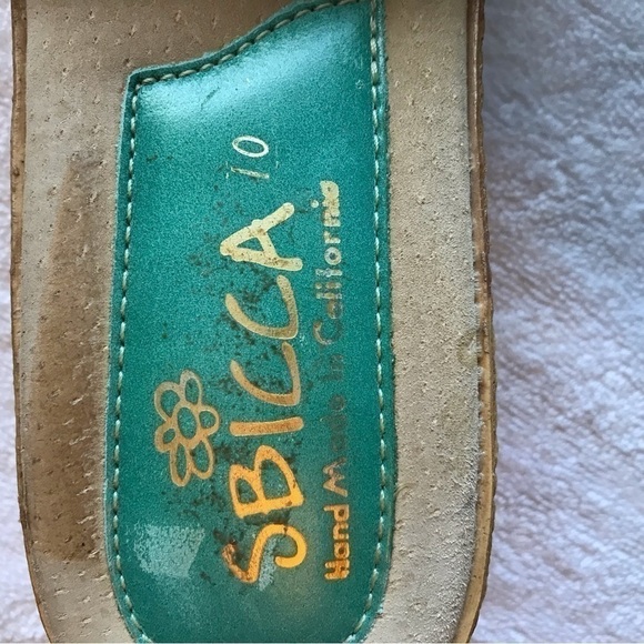 Sbicca hand made, slide on thong sandals with small wedge sole. Green. Size 10. - Picture 4 of 8